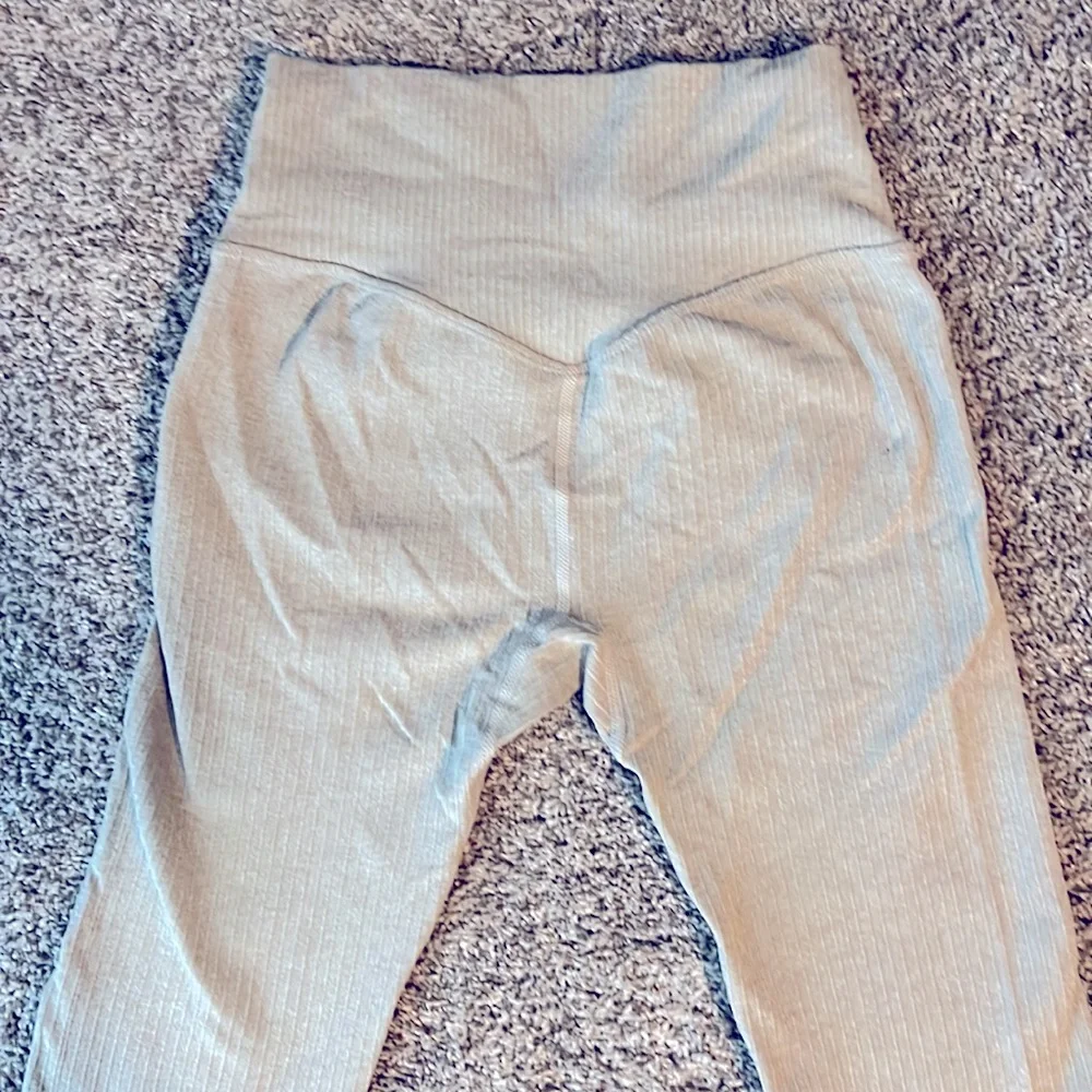 Astoria Ribbed Leggings - Picture 2 of 2